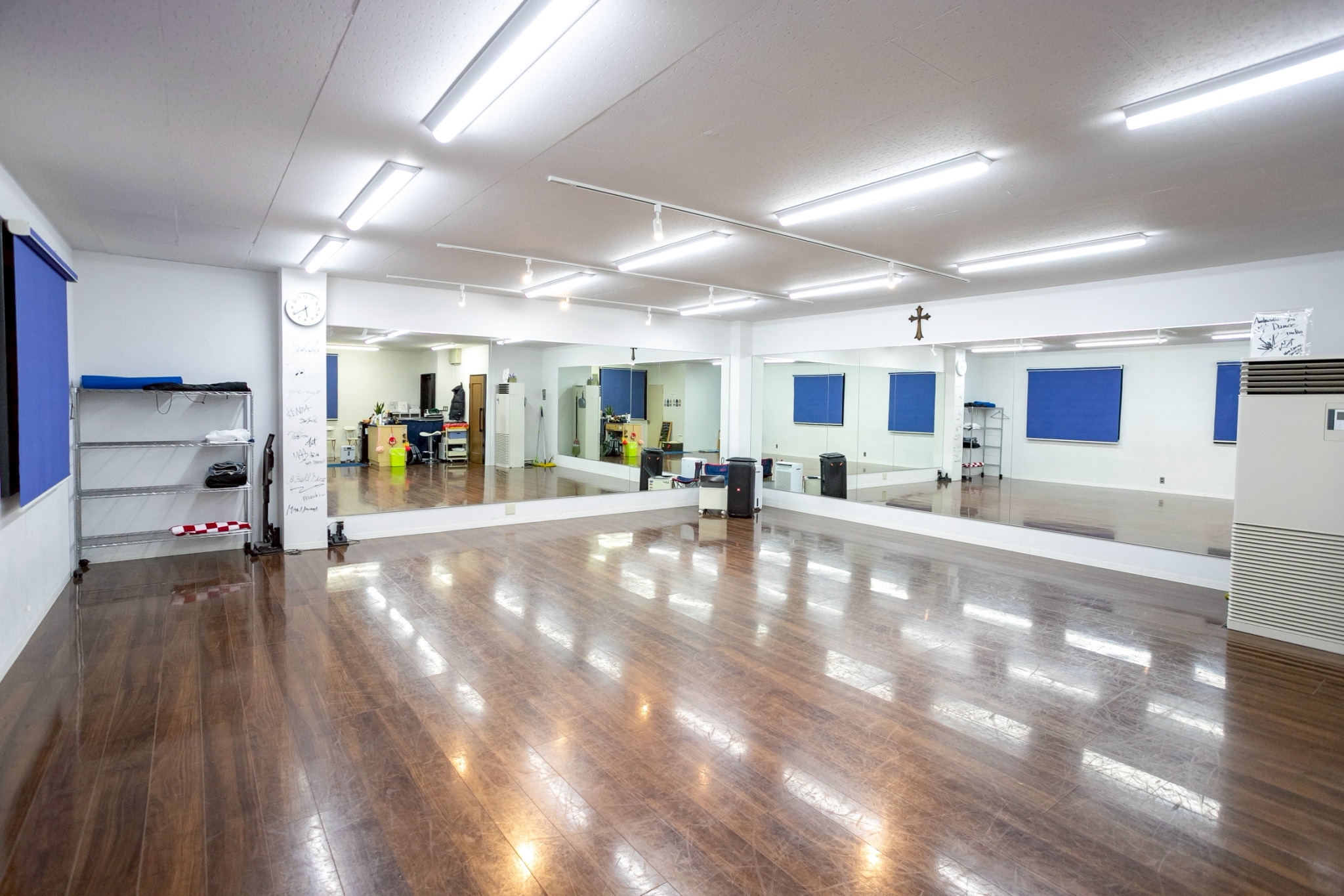 LINE_ALBUM_2512-Authentic_251214_1